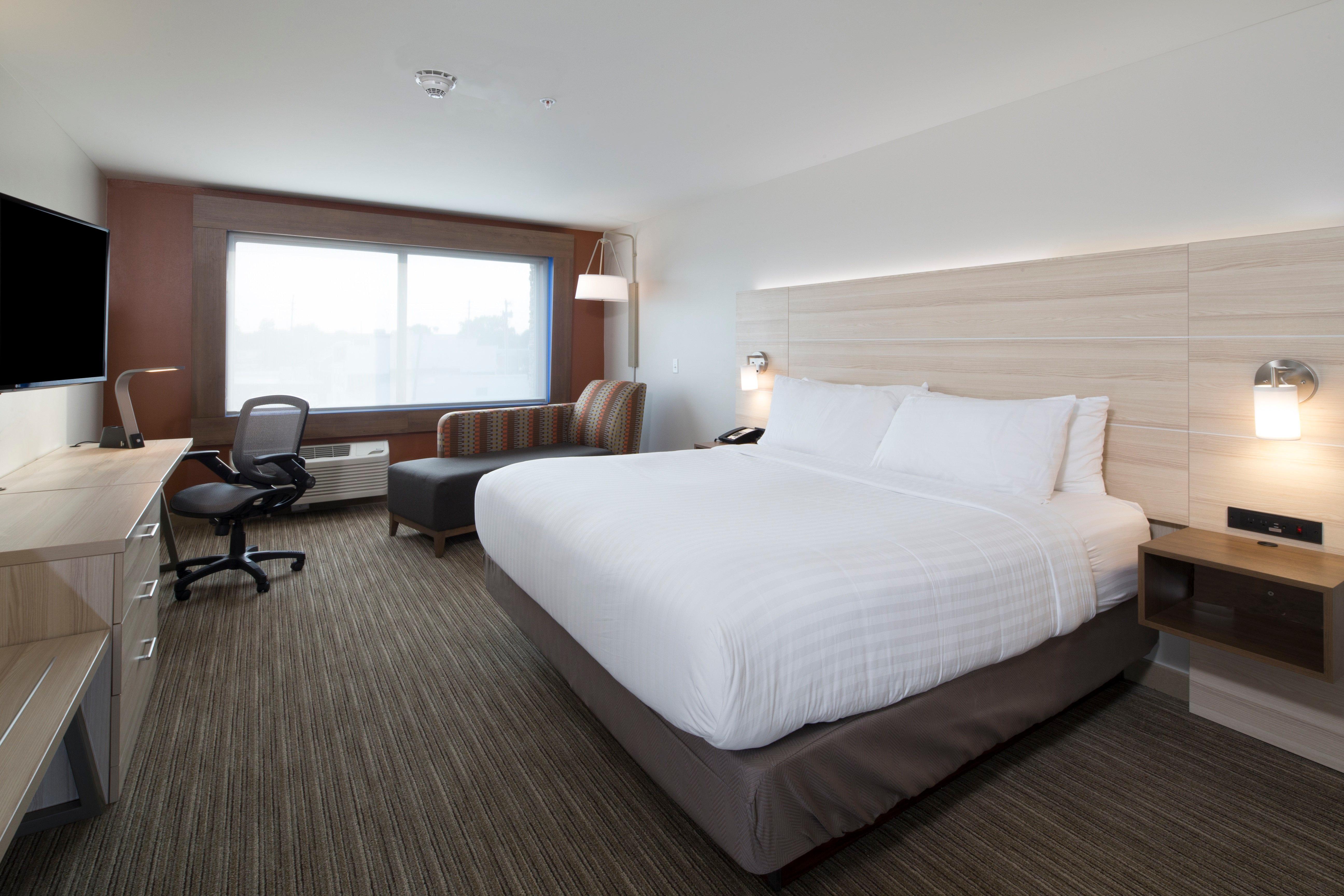 Holiday Inn Express & Suites Alpena - Downtown By Ihg Exterior photo