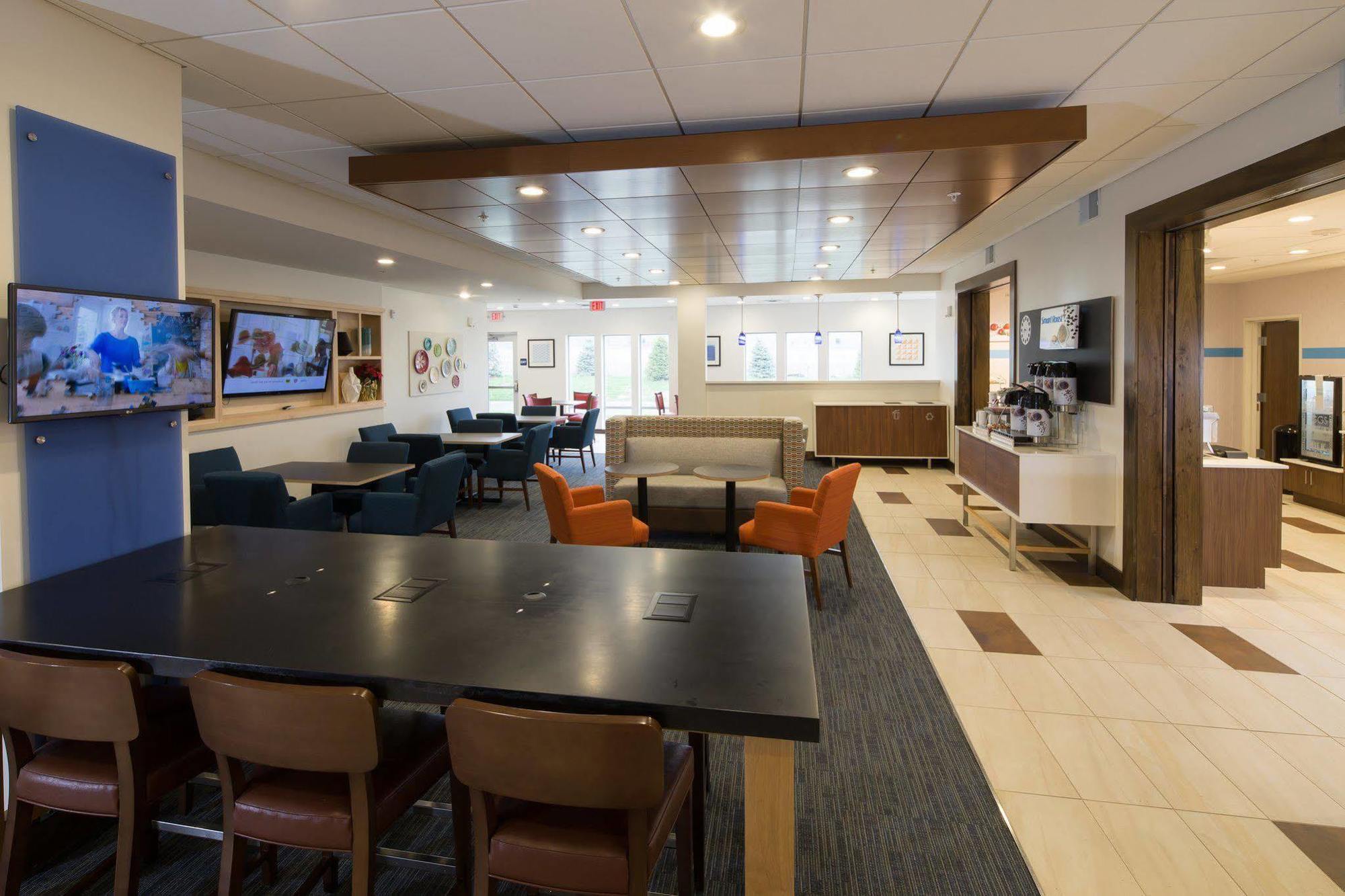Holiday Inn Express & Suites Alpena - Downtown By Ihg Exterior photo